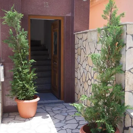 Artemis Apartament *